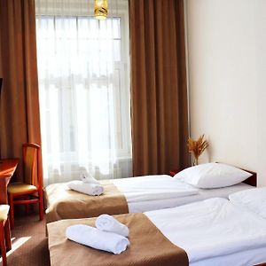 Zimmer mit zwei Einzelbetten